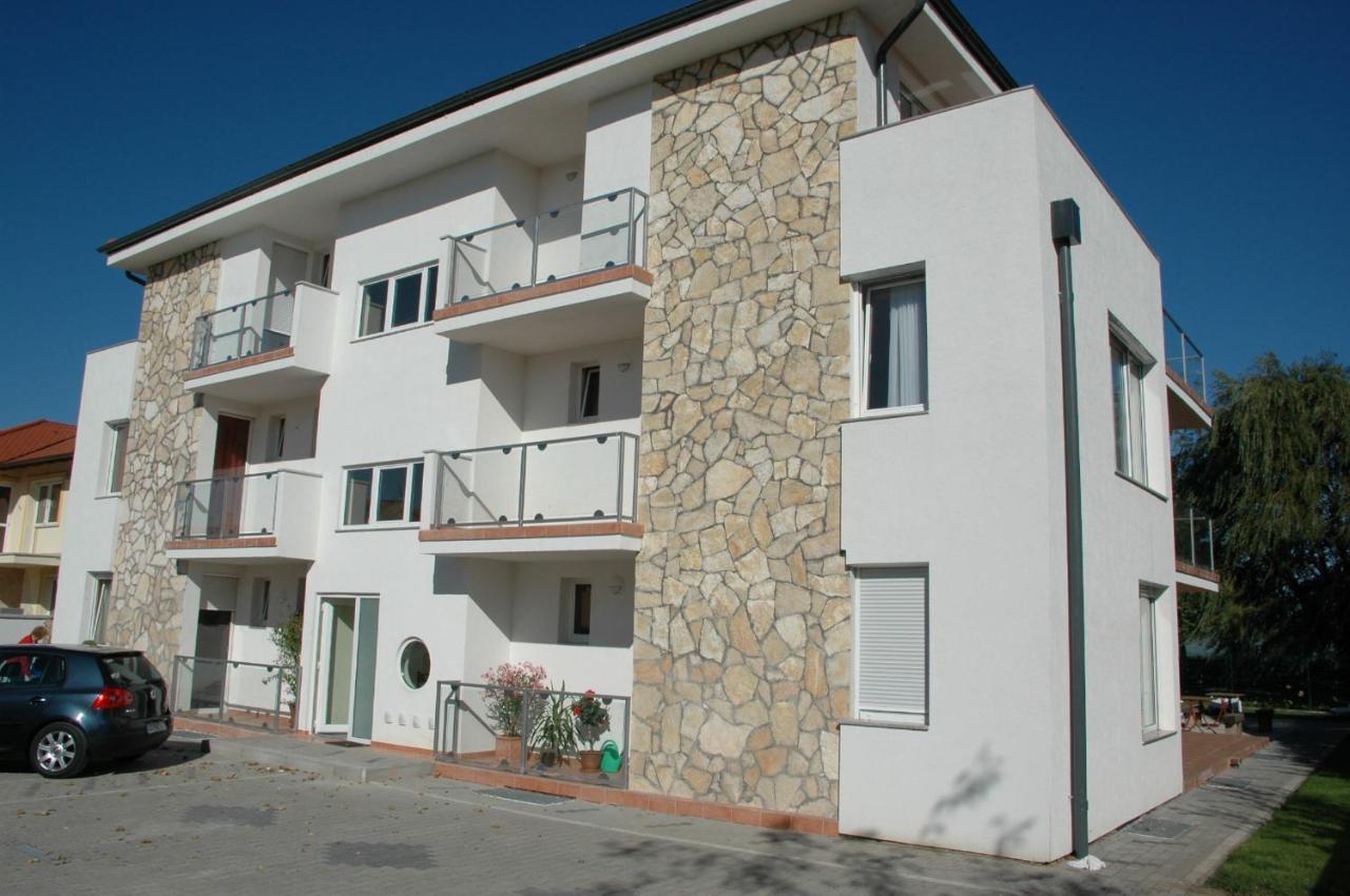 Gruber Apartman Siófok Exteriör bild
